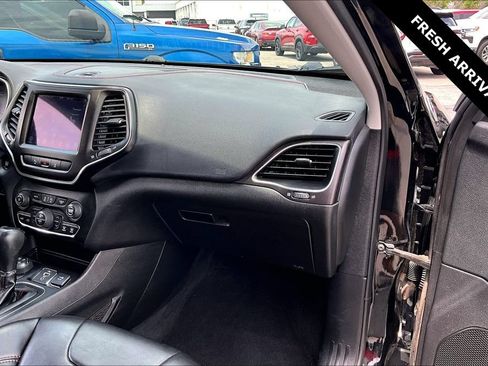 Used 2021 Jeep Cherokee Trailhawk AWD/4WD image 25