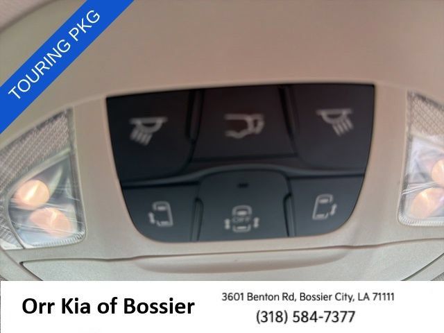 Used 2024 Chrysler Pacifica Touring-L FWD image 28
