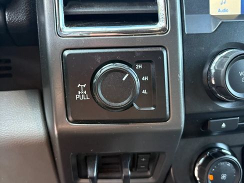 Used 2018 Ford F250 XLT w/ XLT Premium Package AWD/4WD image 15