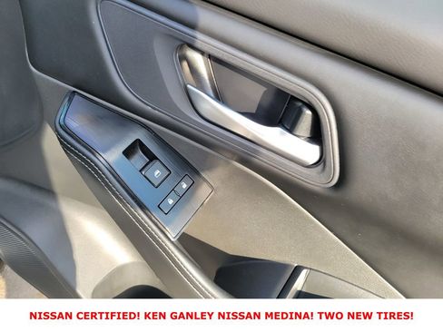 Certified 2025 Nissan Rogue SV image 49