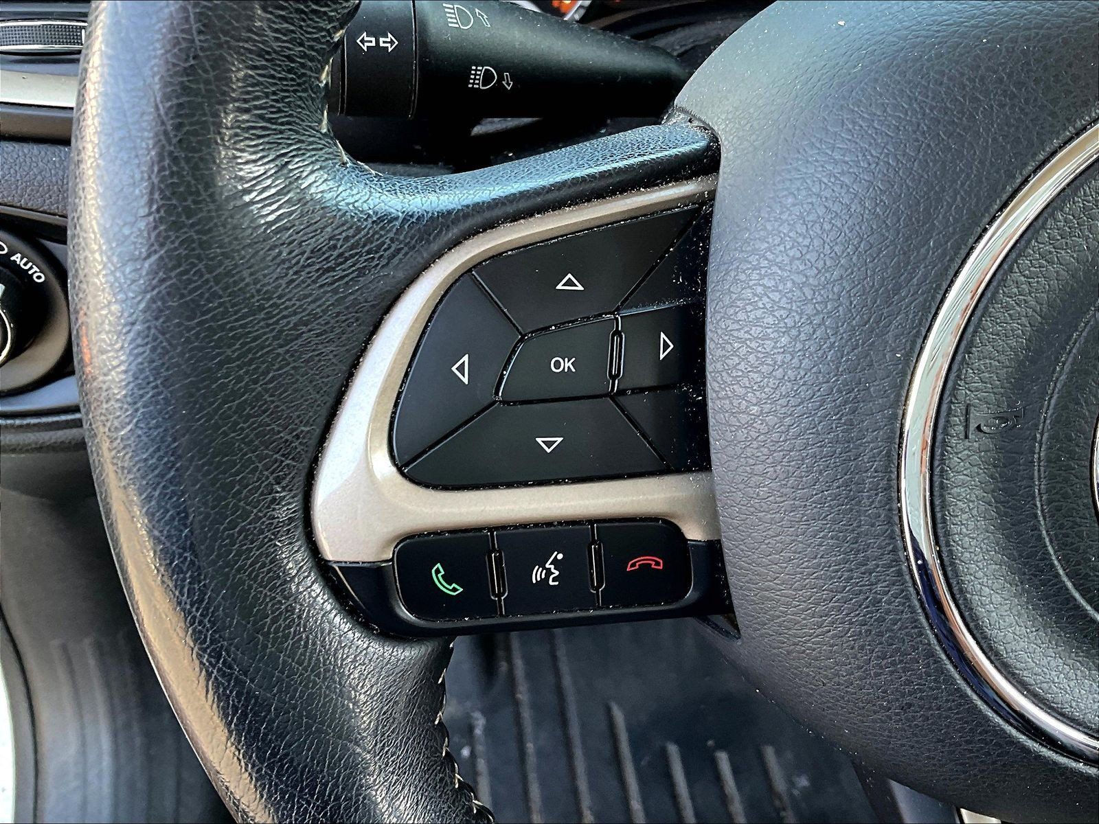 Used 2016 Jeep Renegade Limited AWD/4WD image 11