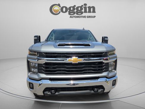 Used 2025 Chevrolet Silverado 2500 LT AWD/4WD image 8