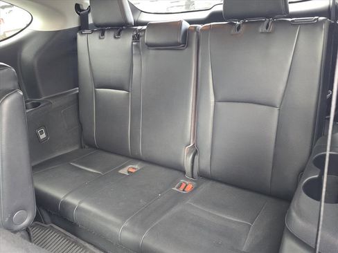 Used 2022 Toyota Highlander XLE image 12