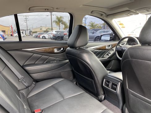 Used 2019 INFINITI Q50 Luxe w/ Essential Package (3.0T Luxe) RWD image 22