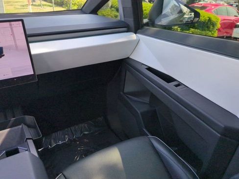 Used 2024 Tesla Cybertruck AWD Crew Cab image 15
