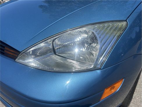 Used 2000 Ford Focus SE FWD image 14