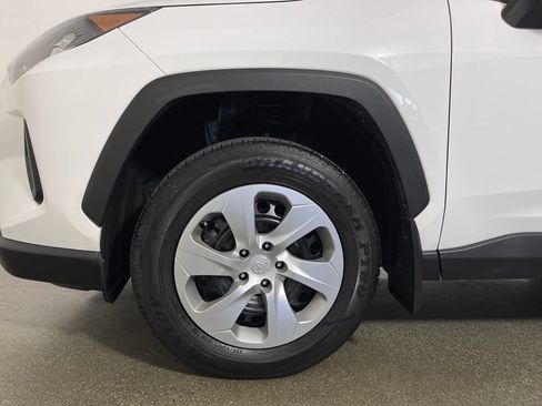 Certified 2022 Toyota RAV4 LE FWD image 11