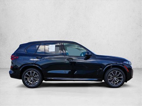 Certified 2024 BMW X5 xDrive40i w/ M Sport Package AWD/4WD image 4