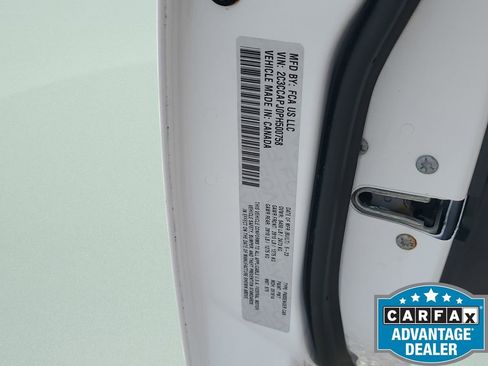 Used 2023 Chrysler 300 C image 38