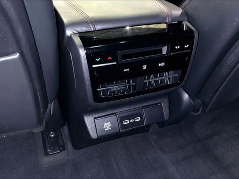 Used 2022 Acura MDX A-Spec image 33