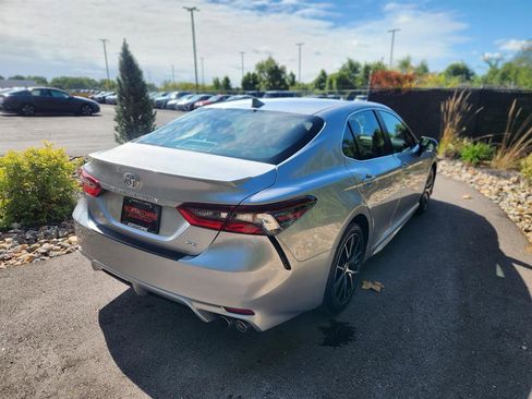 Used 2024 Toyota Camry SE image 5