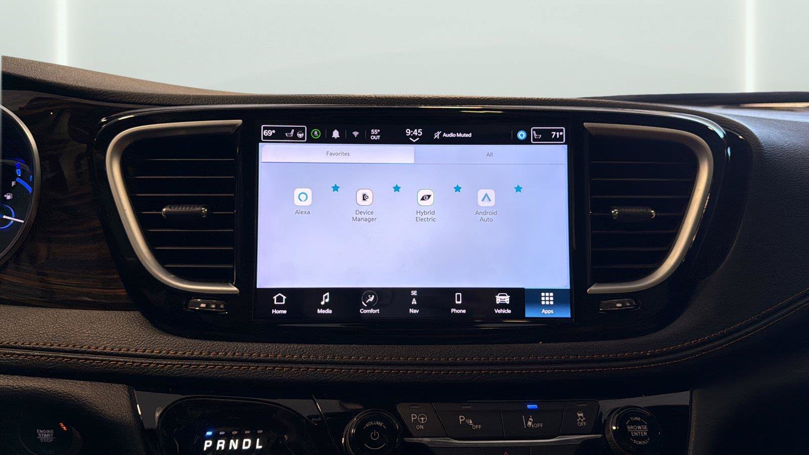 Used 2023 Chrysler Pacifica Pinnacle FWD image 18