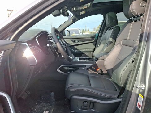 New 2025 Jaguar F-PACE R-Dynamic S image 11