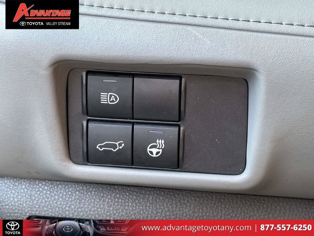 Certified 2021 Toyota Highlander Limited AWD/4WD image 26