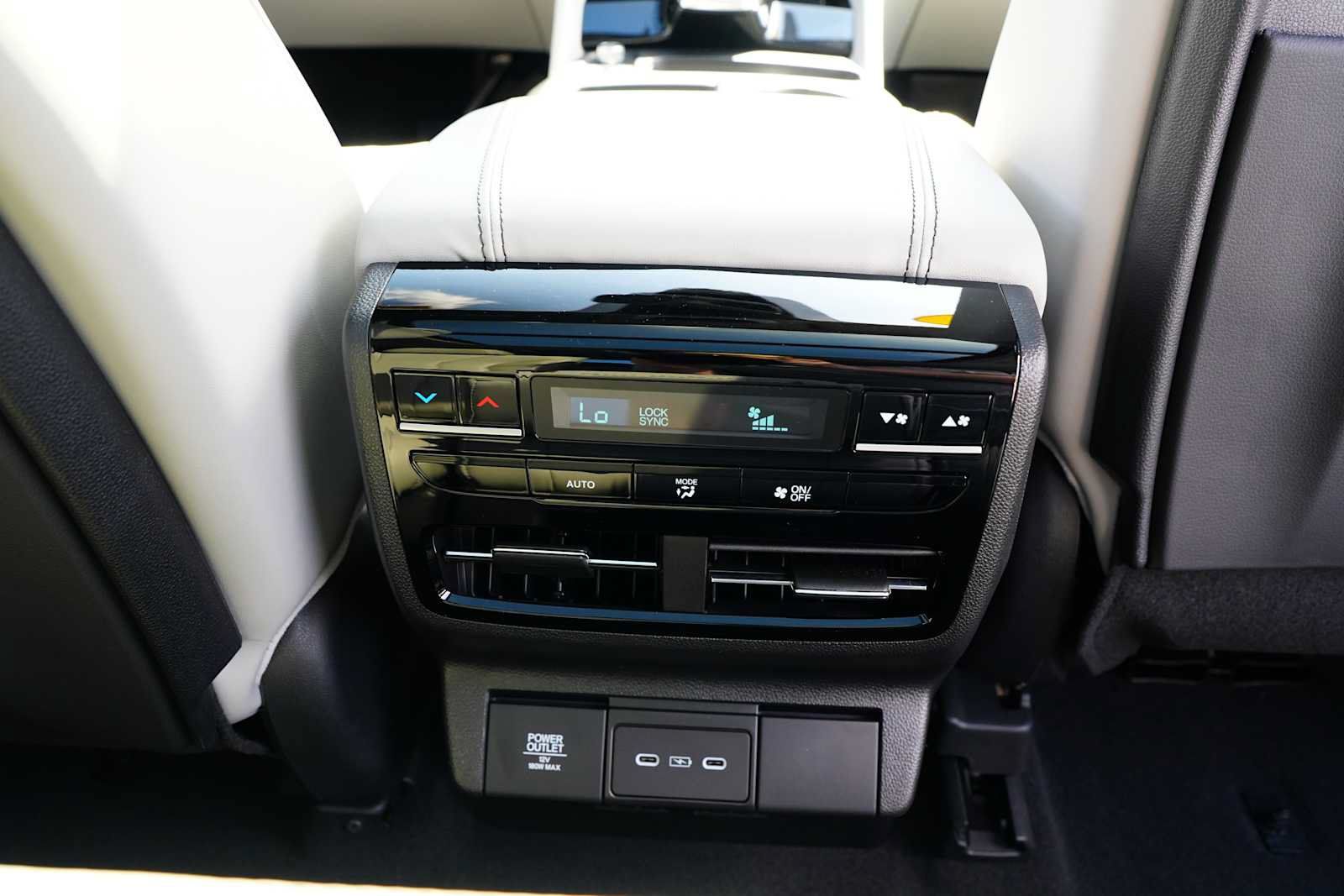 Certified 2025 Acura MDX w/ Technology Package AWD/4WD image 31