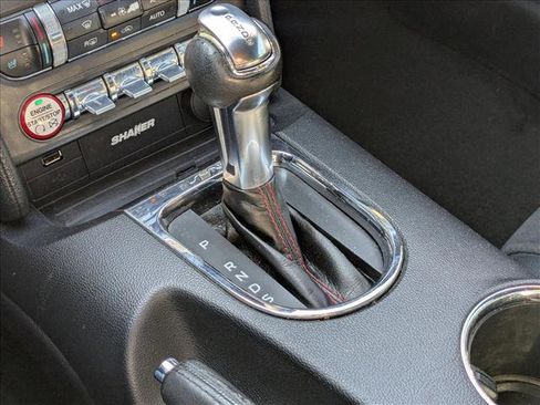 Used 2017 Ford Mustang GT Premium image 11