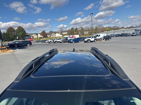 Certified 2025 Subaru Outback Limited image 9