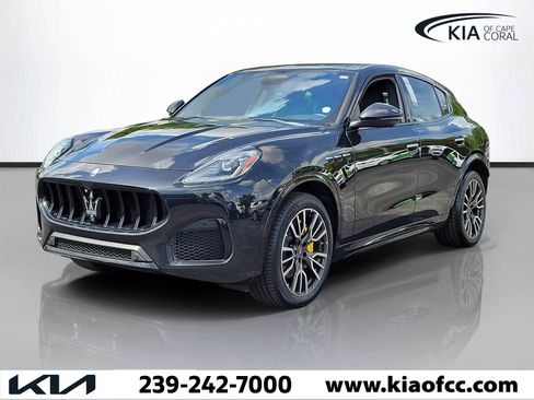 Used 2023 Maserati Grecale Modena AWD/4WD image 3