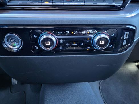 Used 2024 GMC Sierra 1500 SLT image 15