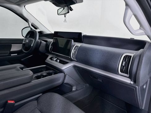 Used 2025 Ford Expedition Max Active RWD image 30
