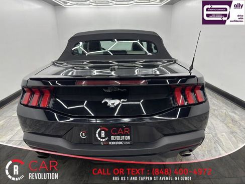 Used 2024 Ford Mustang Premium RWD image 5