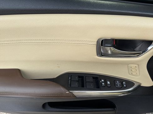 Used 2016 Toyota Avalon XLE Premium image 14