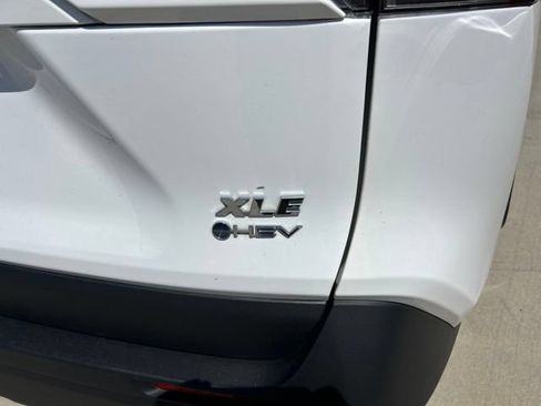 Used 2025 Toyota RAV4 XLE AWD/4WD image 5