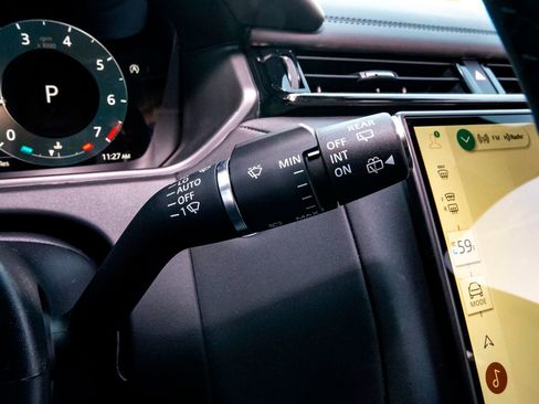 New 2026 Land Rover Range Rover Velar Dynamic SE image 14