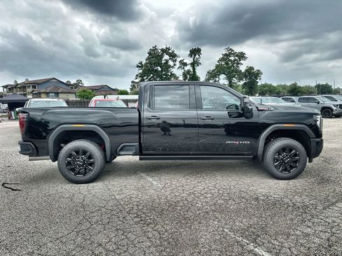 New 2026 GMC Sierra 2500 AT4 w/ AT4 Premium Plus Package AWD/4WD image 10