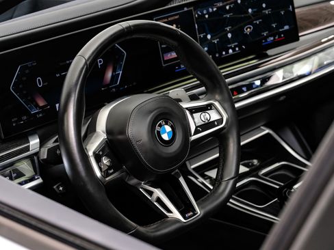 Used 2023 BMW 740i RWD image 20