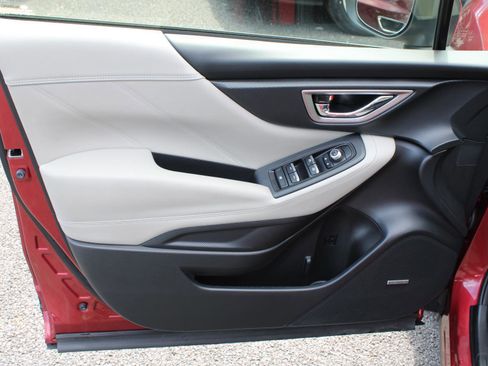 Used 2020 Subaru Forester Limited image 18