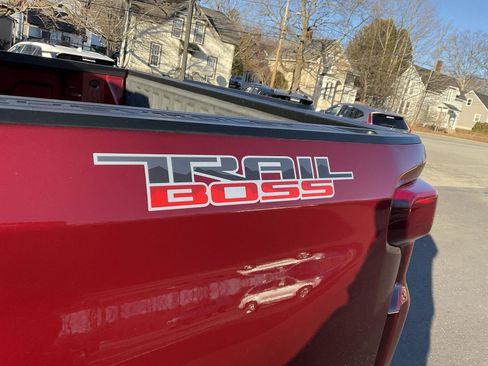 Used 2019 Chevrolet Silverado 1500 Custom Trail Boss w/ Custom Convenience Package image 11