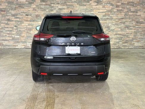 Certified 2025 Nissan Rogue SV image 5