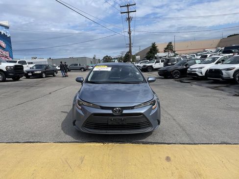 Certified 2025 Toyota Corolla LE FWD image 5
