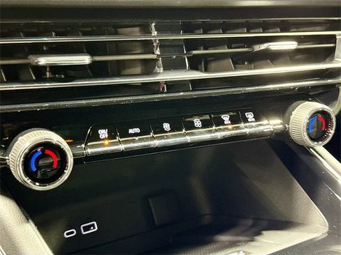 New 2026 Chevrolet Traverse LT w/ LPO, Floor Liner Package image 19