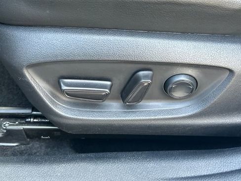 Used 2020 Toyota Camry SE FWD image 15