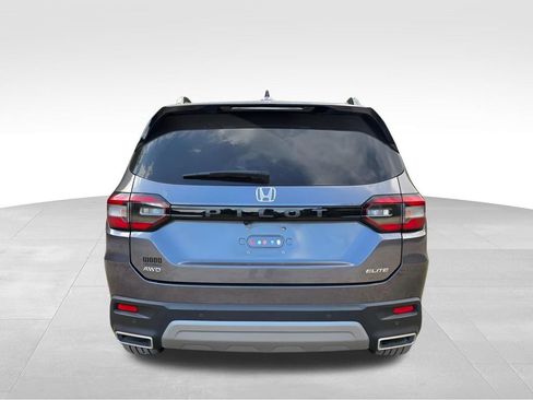 Used 2023 Honda Pilot Elite image 4