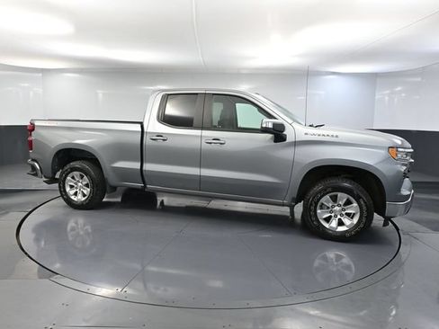 Used 2023 Chevrolet Silverado 1500 LT AWD/4WD image 4