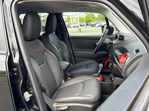 Used 2022 Jeep Renegade Trailhawk w/ Trailer Tow Group AWD/4WD image 25