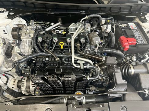 Used 2025 Nissan Altima 2.5 SV FWD image 33