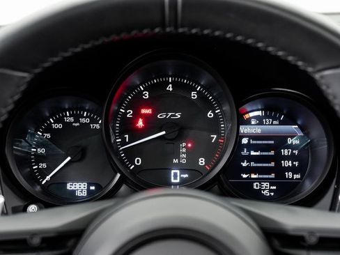 Used 2024 Porsche Macan GTS image 17