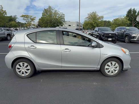 Used 2013 Toyota Prius C One FWD image 7