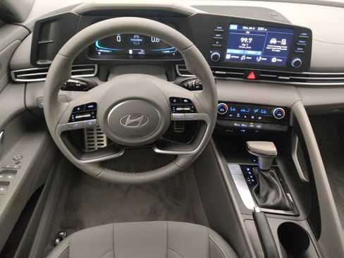 Used 2025 Hyundai Elantra Sport FWD image 22