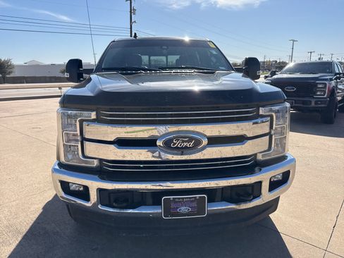 Used 2019 Ford F250 Lariat w/ Lariat Ultimate Package image 2