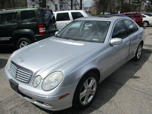 Used 2006 Mercedes-Benz E 350 4MATIC Sedan image 1