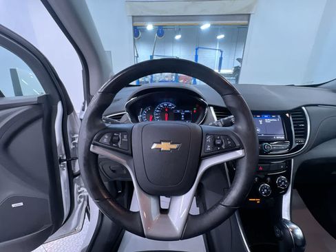 Used 2020 Chevrolet Trax Premier FWD image 15
