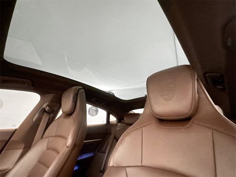 Used 2020 Porsche Taycan 4S image 17