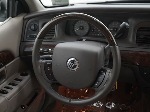 Used 2009 Mercury Grand Marquis LS RWD image 14