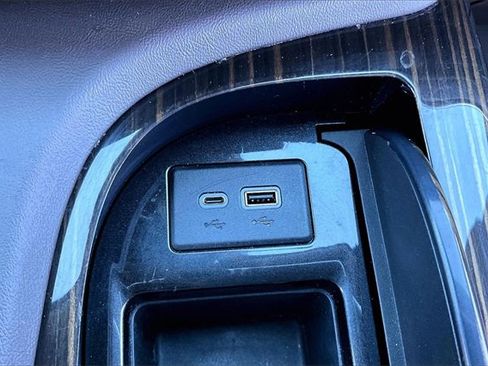 Used 2022 Cadillac Escalade ESV Sport w/ Touring Package image 16