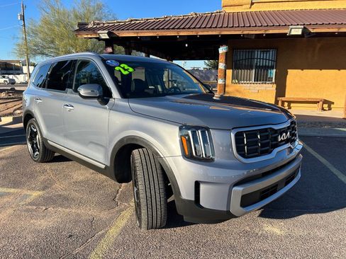 Used 2023 Kia Telluride S image 7